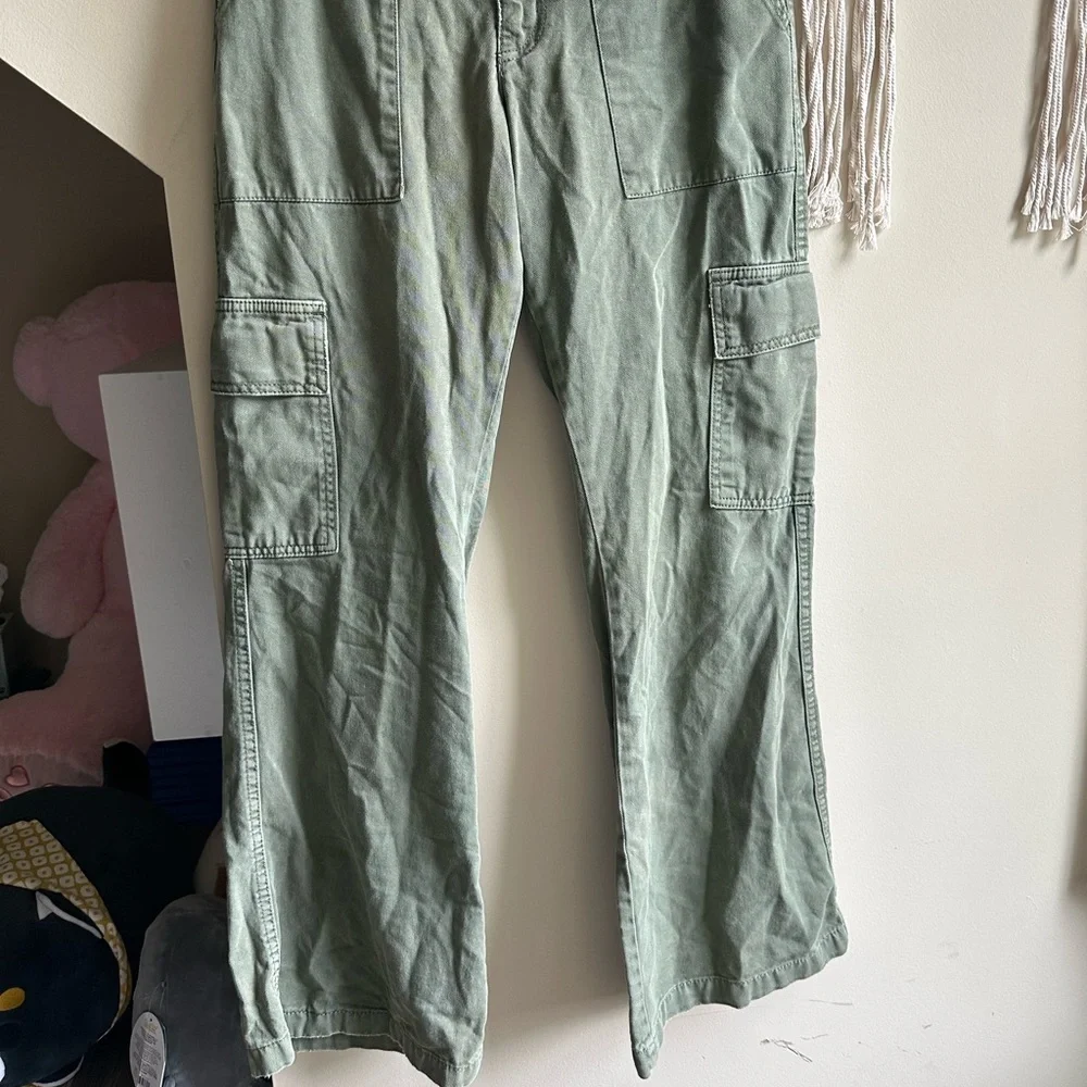 Aeropostale Olive Low Rise Utility Cargo Flare Pants - Picture 2 of 6